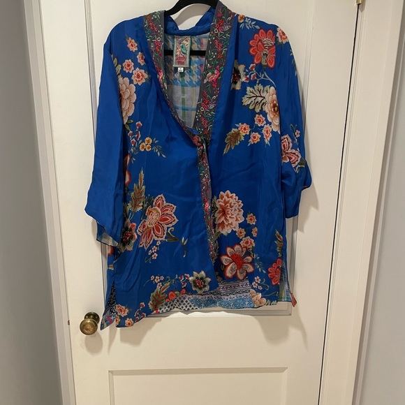 Johnny was short embroidered kimono blazer cardigan shawl xs had a snap to close - Picture 1 of 10